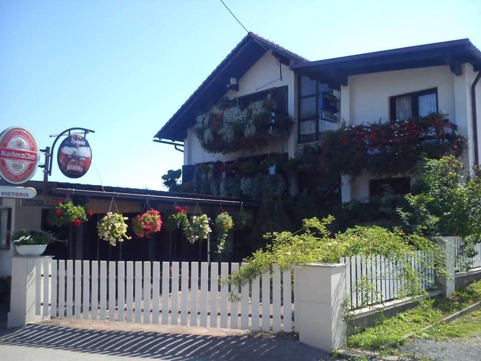 Bed And Breakfast Victoria 오굴린 외부 사진